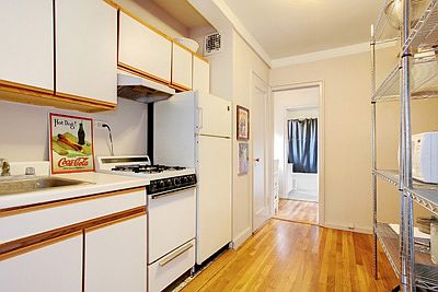 4th image of 160 7th Ave #504