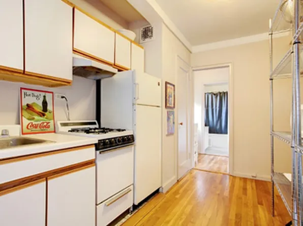 200 West 20th Street image 1 of 4