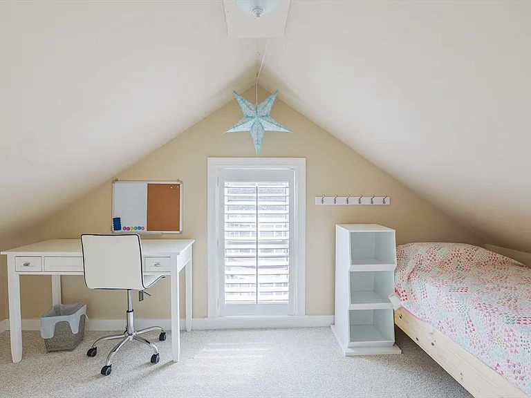 17 Charter St #2 — Photo 11