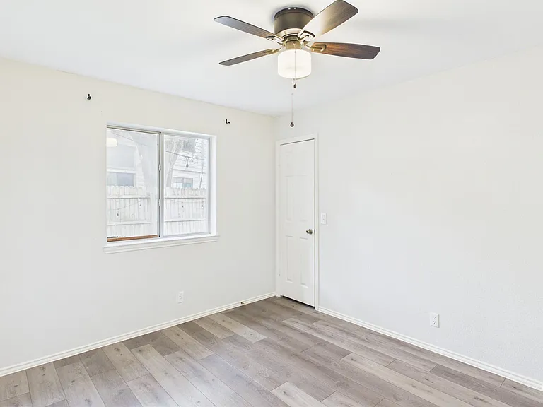 7400 Crepe Myrtle Dr — Photo 23