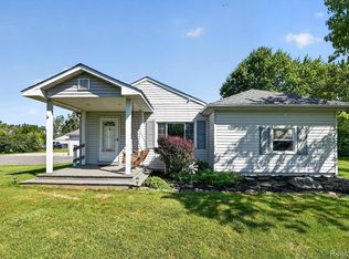 3639 Carleton Rockwood Rd, South Rockwood, MI 48179
