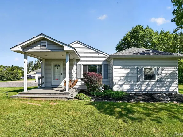 3639 Carleton Rockwood Rd, South Rockwood, MI 48179