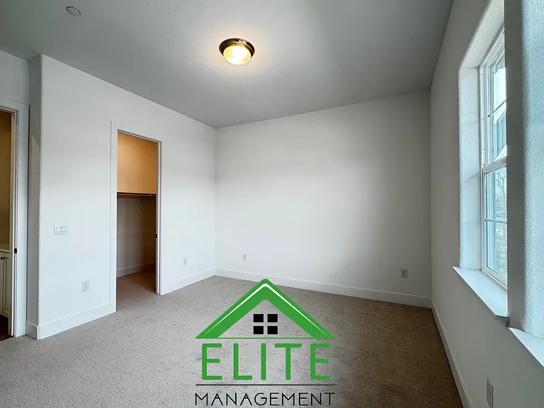 3041 Palo Alto St — Photo 13