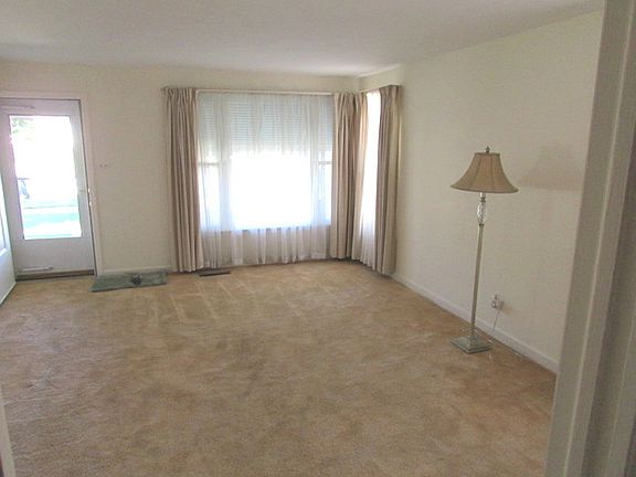 3rd image of 9019 Marmora Ave