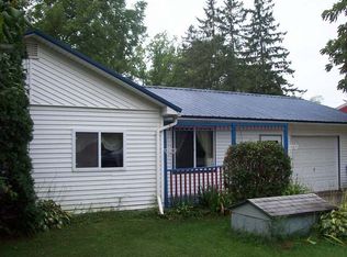 1096 Elmwood St, Beaverton, MI 48612