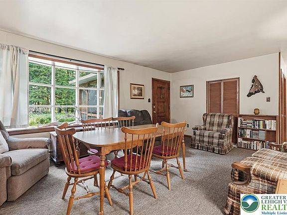 4th image of 143 Logger Rd