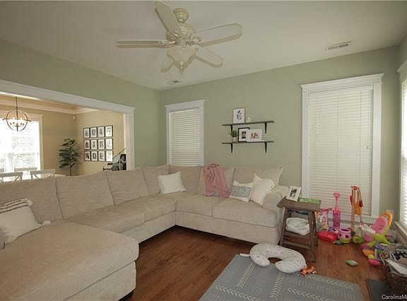 5th image of 16415 Kelly Park Cir