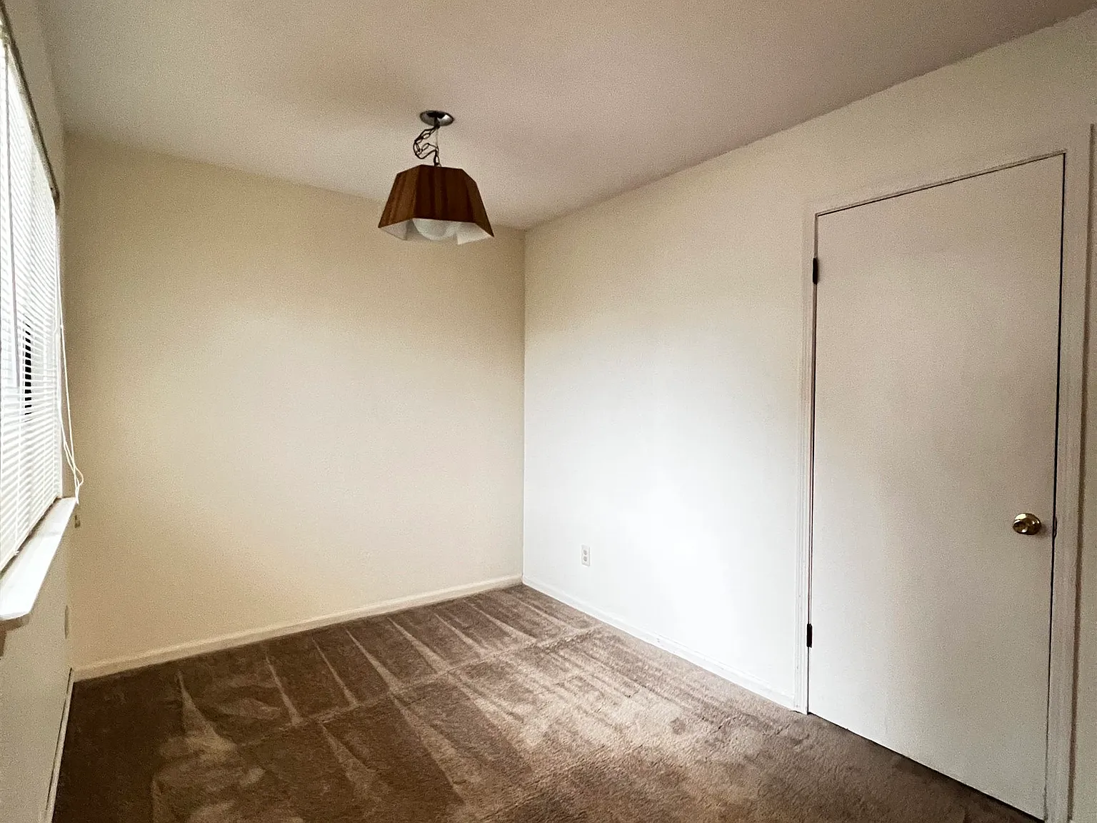 2 bed, 900 sqft, $1,100 — Photo 2