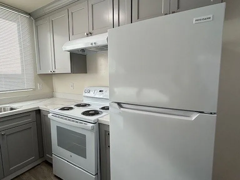 2024 Vine St #1A — Photo 7