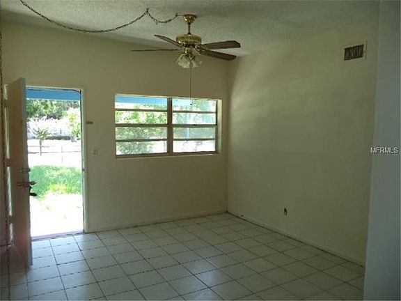 3rd image of 110 Garrison Dr