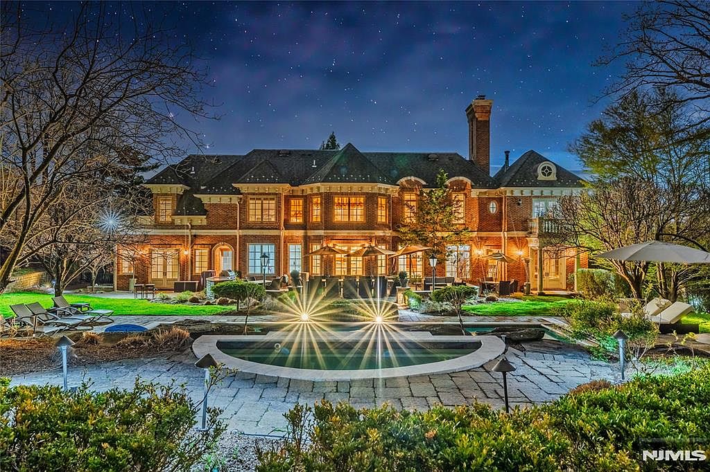 ad2e3588896687bbb8bed49d62ea05