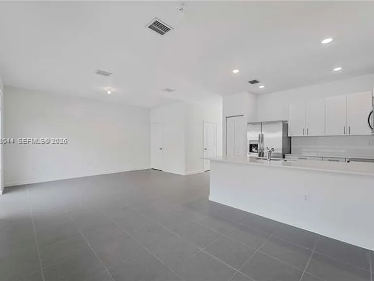 701 SE 13th Street Cir #Townhouse 701 — Photo 10