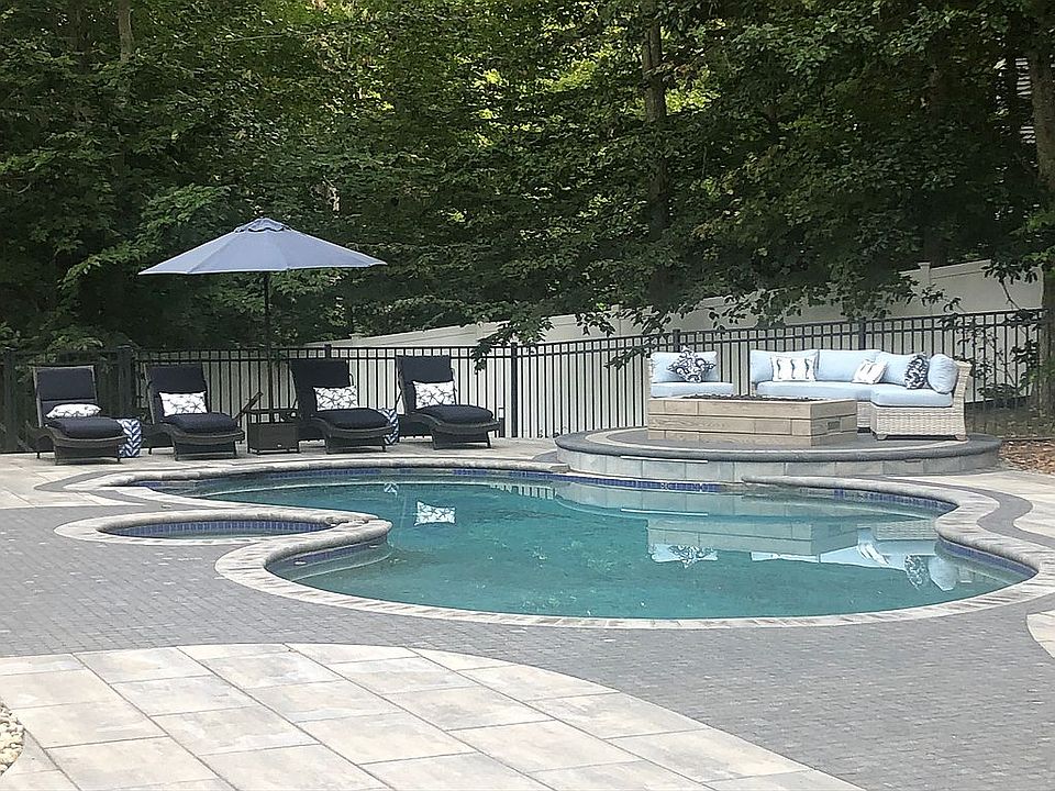 2nd image of 500 Alexander Dr