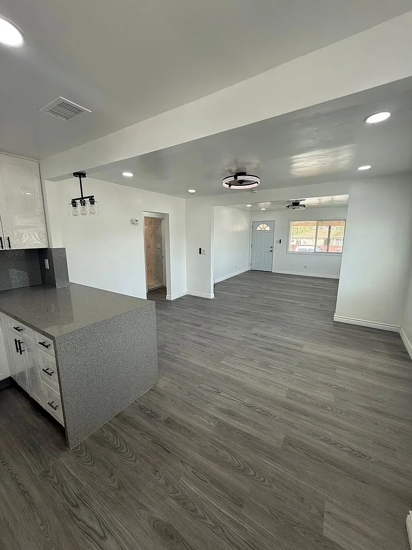 Beautiful Fully Renovated Home El Cajon — Photo 2