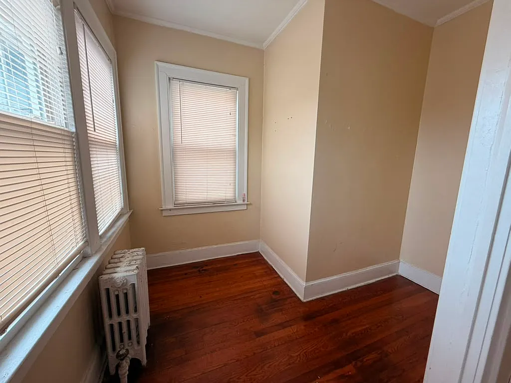 4 bed, $2,050 — Photo 2