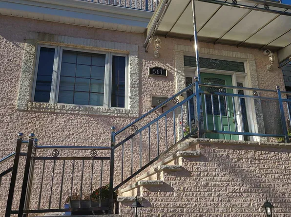 561 Avenue East image 8 of 36