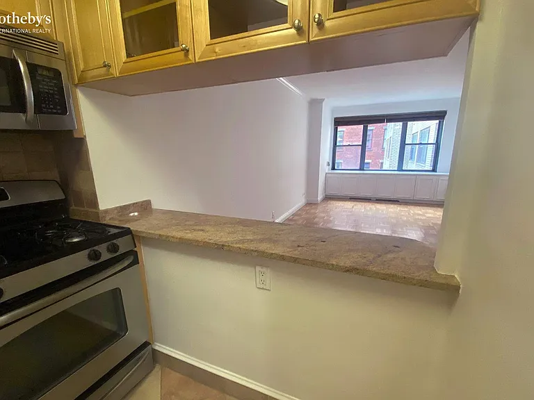 15 W 72nd St #7G — Photo 7