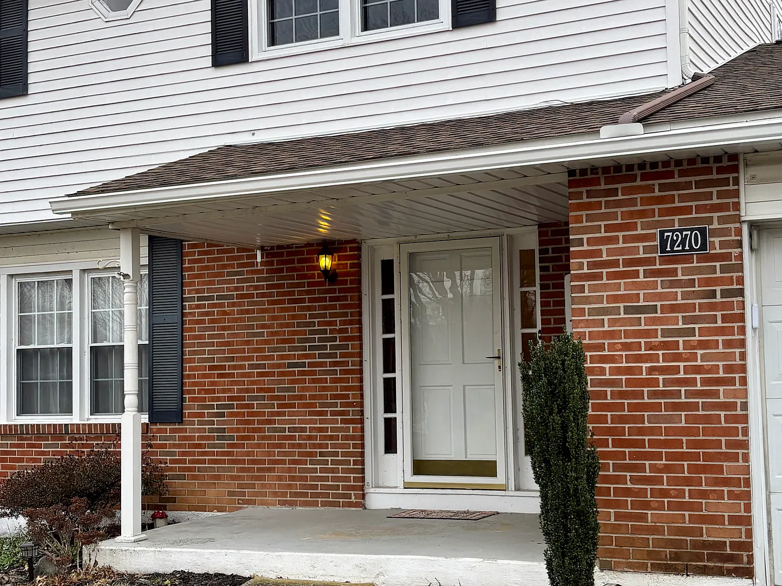 4 bed, 1948 sqft, $3,200 — Photo 3