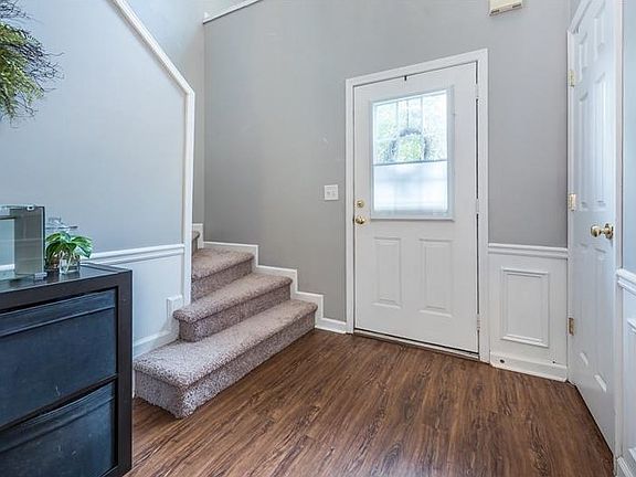 2nd image of 307 Ashland Ct