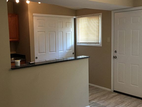 4th image of 865 Saint Anthony Ln