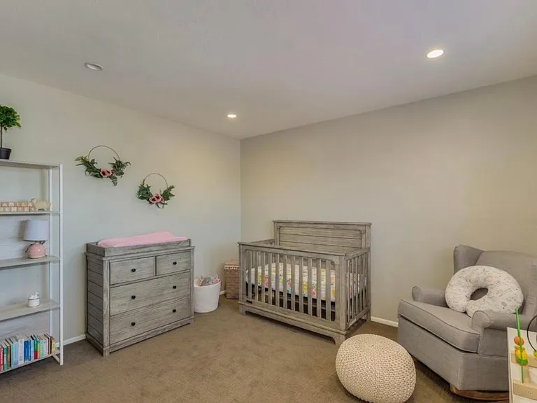 5837 N 8th Pl — Photo 10