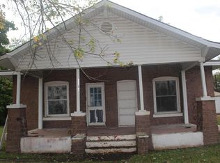 1187 Cedar St, Bismarck, MO 63624