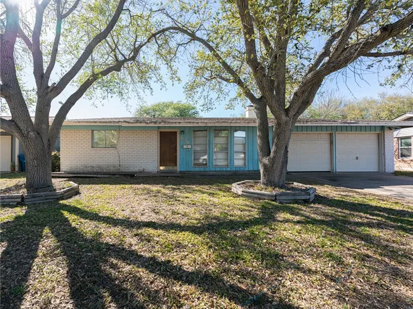 1719 Austin St, Portland, TX 78374