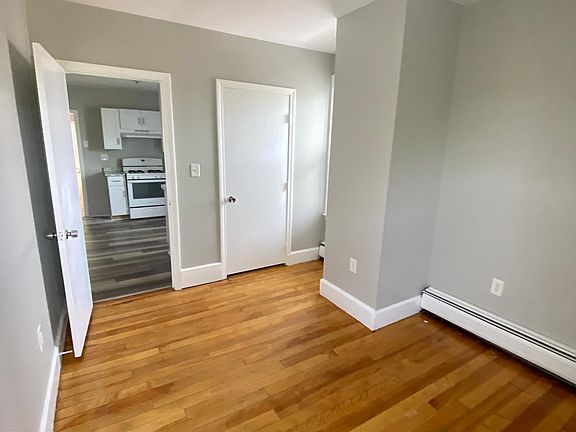 5th image of 117 Lafayette Sq #3