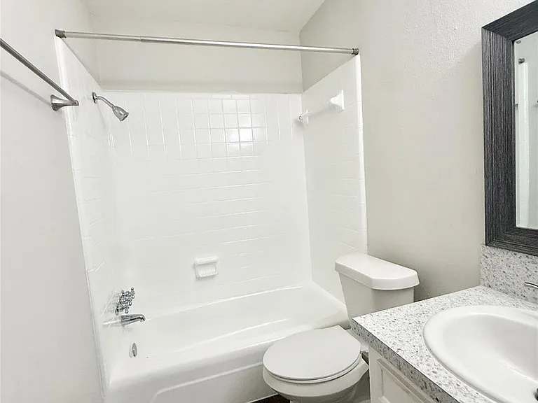 321 E Cedar St #9 — Photo 18