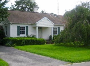 607 Elm St, Carmi, IL 62821