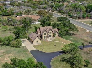 1104 Lois St, Kerrville, TX 78028