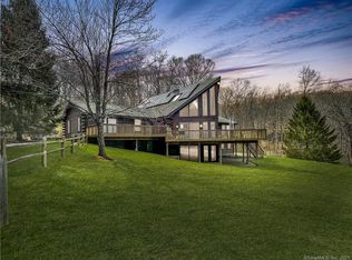 31 Deer Rock Dr, Amston, CT 06231