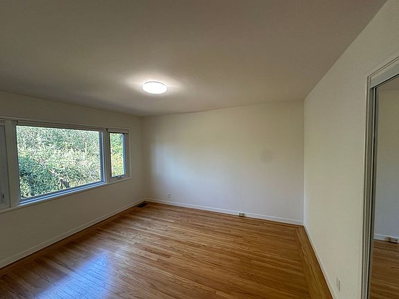 3rd image of 521-523 Belle Ave #521