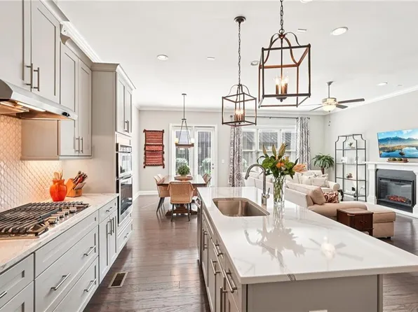 1005 Milhaven Dr, Roswell, GA 30076