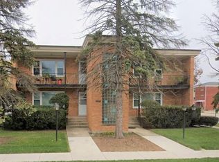 619 E 31st St #1W-1A, La Grange Park, IL 60526