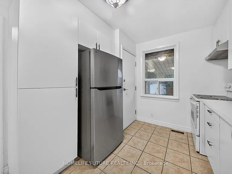 46 Stamford Sq N — Photo 14