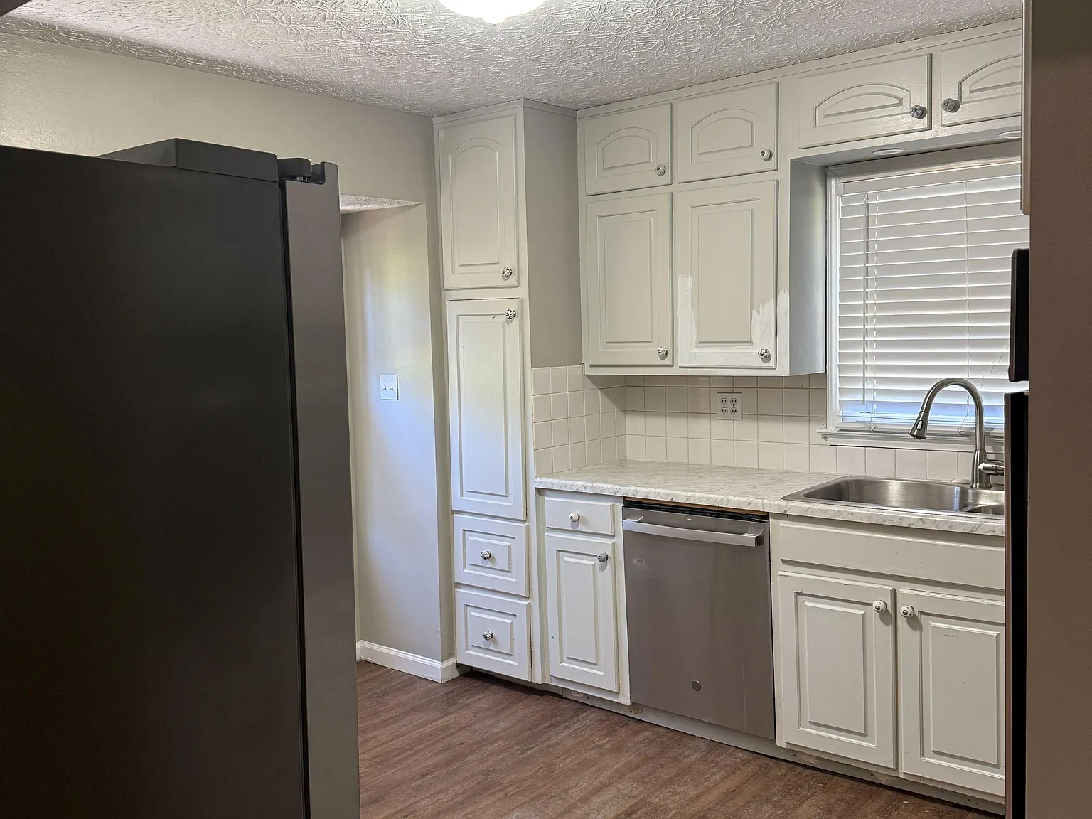4 bed, 2.0 bath, 1700 sqft, $797 — Photo 3