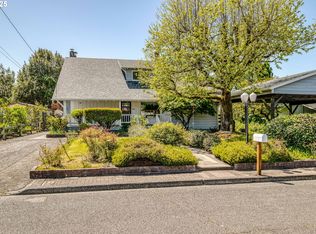 1223 W 9th St, Coquille, OR 97423
