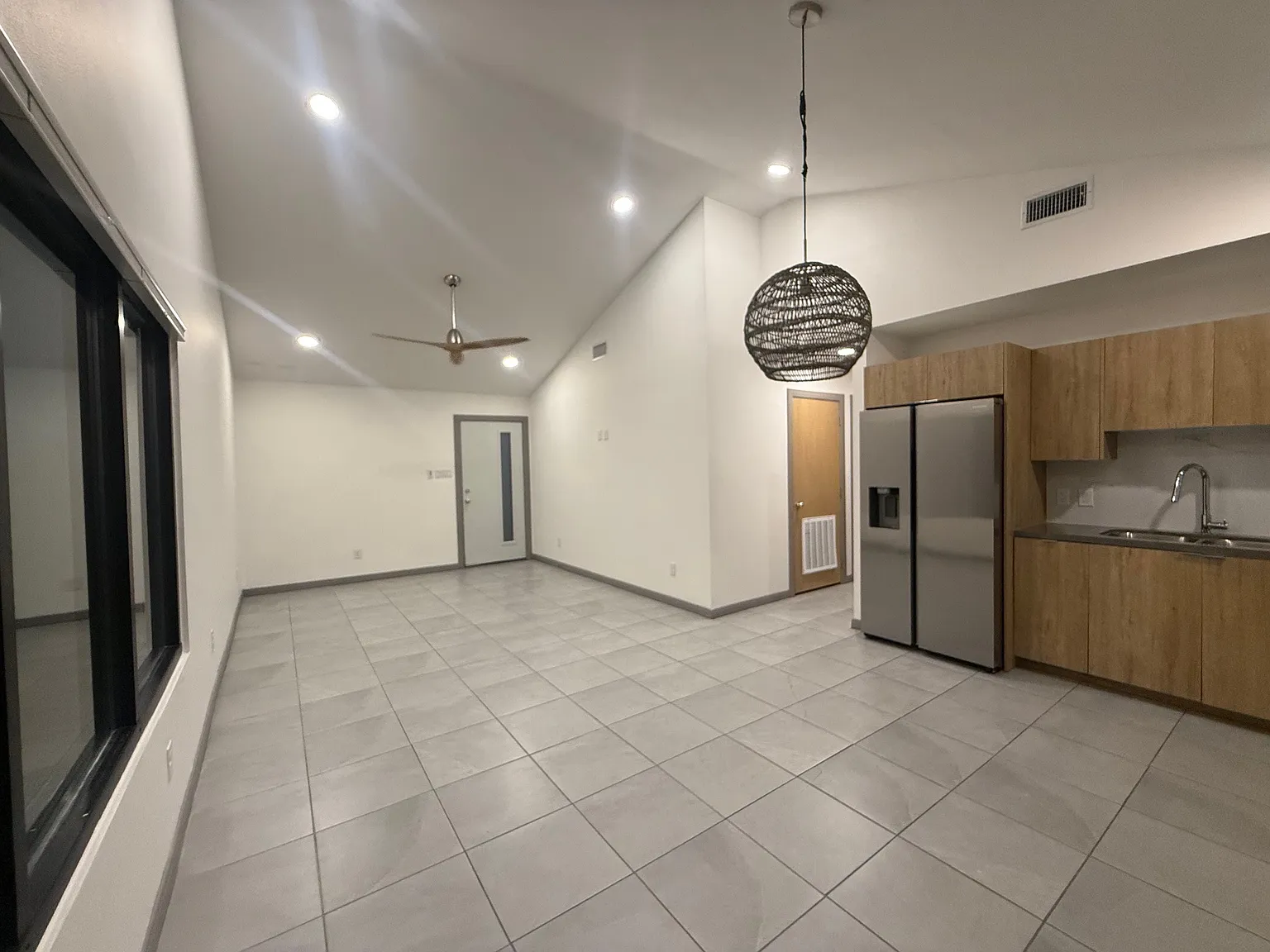 1321 East Iris Avenue - 3 — Photo 4