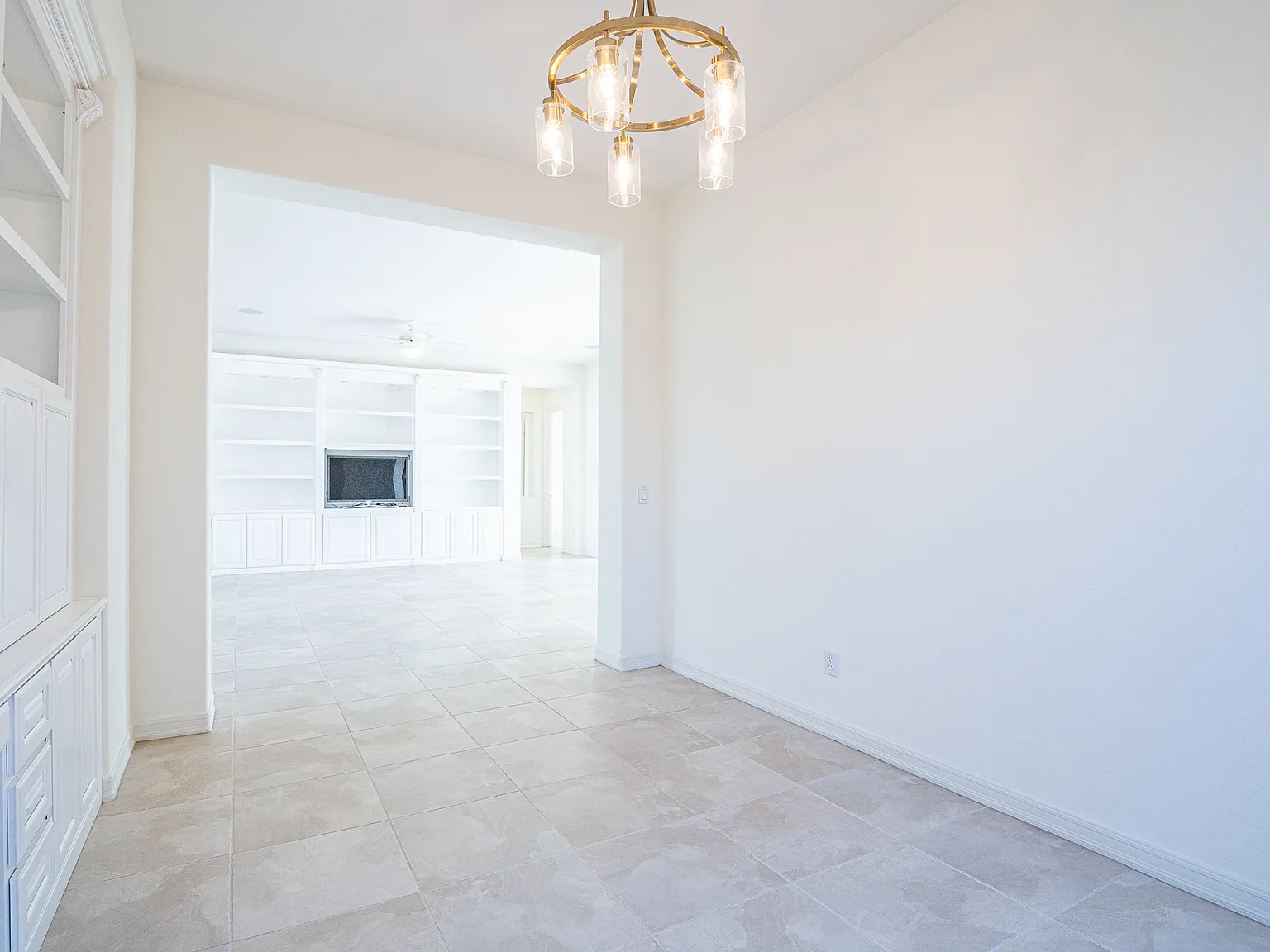 2 bed, 2216 sqft, $4,200 — Photo 3