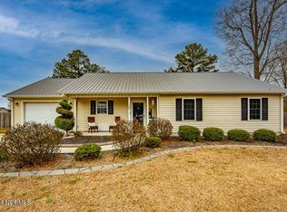 105 Trinity Dr, New Bern, NC 28560