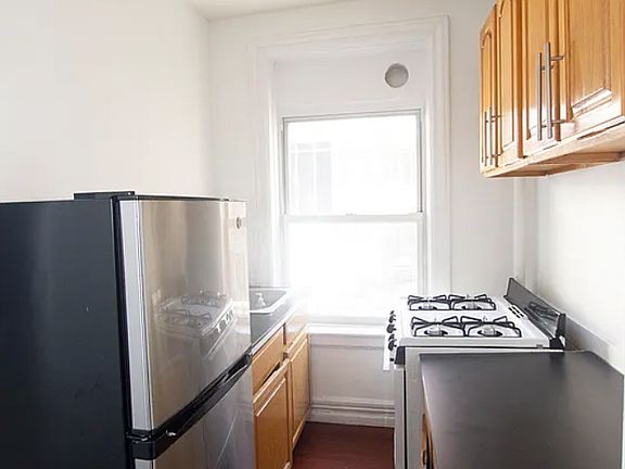 5th image of 19 Kenmare St APT 4