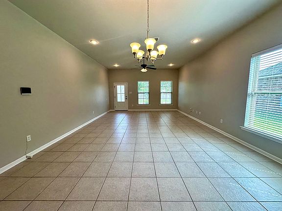3rd image of 38269 Cotton Creek Ave
