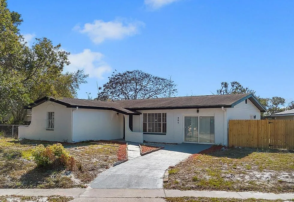 3 bed, 2.0 bath, 1485 sqft, $2,895 — Photo 2