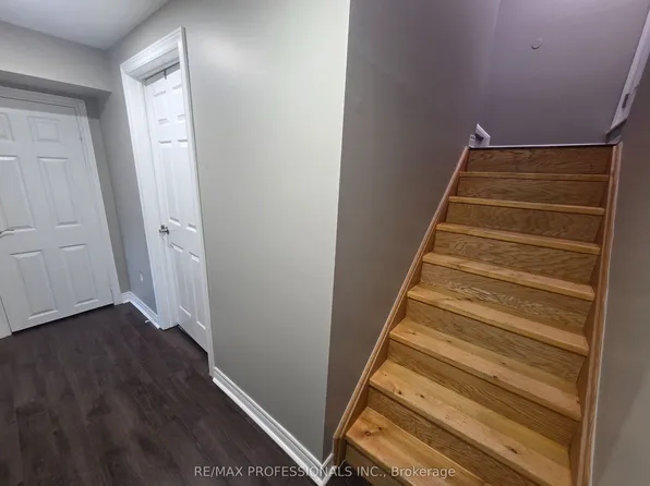 7 Fallgate Dr #Basement, Brampton, ON L6X 0R5