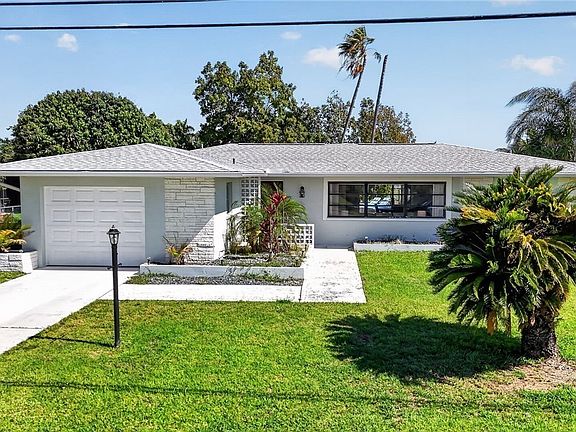 3rd image of 1211 SE 21st St