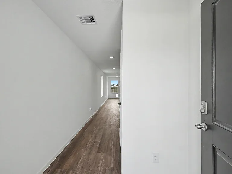 40839 Hawthorne Glades St — Photo 6