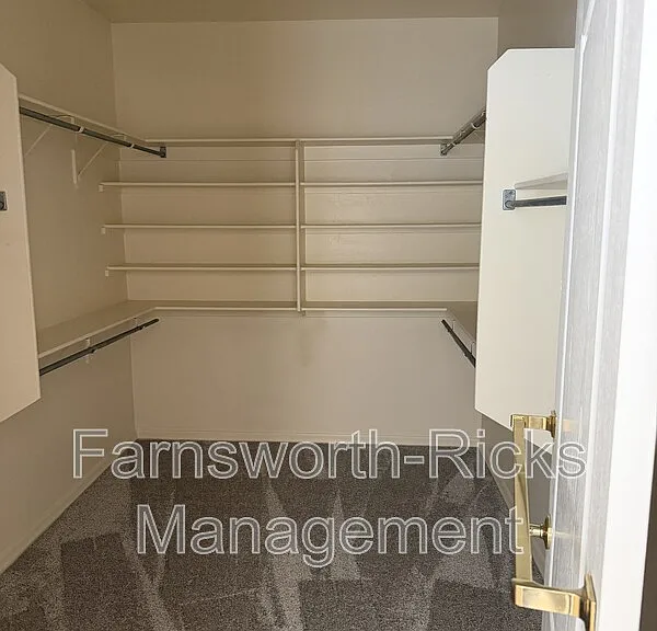 3625 N Katmai — Photo 10