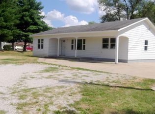 2902 E Main St, Knoxville, IA 50138