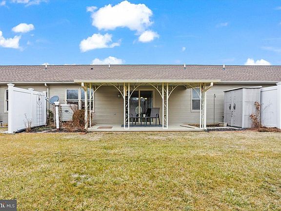 3rd image of 8 Mel Ron Ct